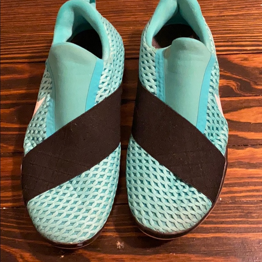 Nike slip on shoes